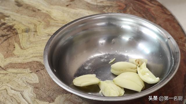 虎皮辣椒怎么做，虎皮辣椒的简易做法