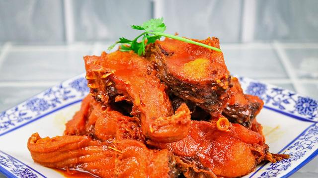 五香熏鱼怎么做的好吃，教你营养好吃的五香熏鱼