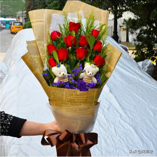 七夕节送什么礼物情人节怎么送花最好，玫瑰，百合，郁金香。。。。。。