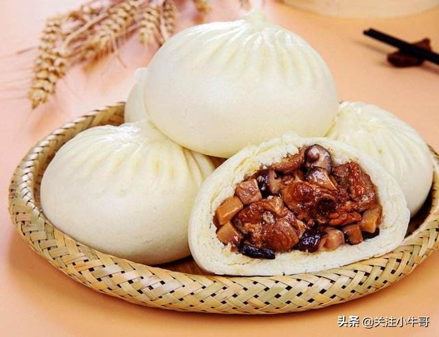 正宗四川酱肉包子做法图解，7月用这馅料做酱肉大包子