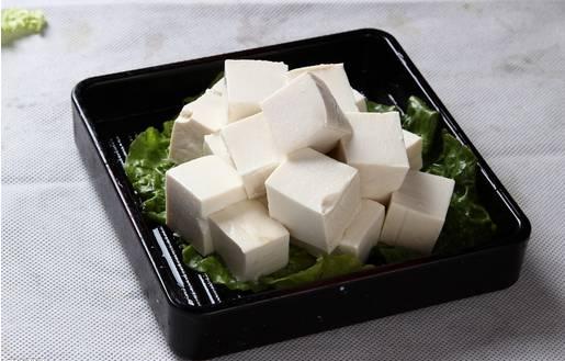 豆腐的蛋白质含量，豆腐蛋白含量高不高（不同豆腐的营养价值一样么）