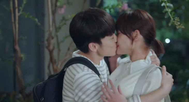 24岁孙怡素颜照，孙怡16岁勇闯社会