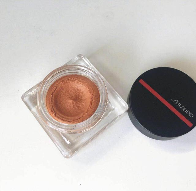 腮红膏哪个好用又持久不掉色，腮红膏它的优点是与肌肤更贴合