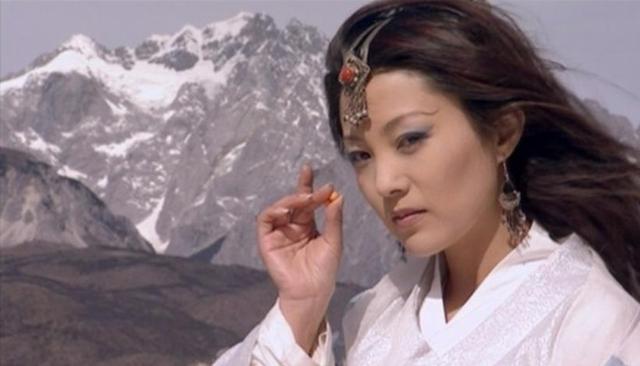 谢雨欣的黑历史，被“逃犯”捧“上位”的谢雨欣