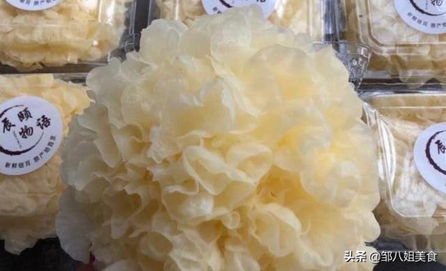 银耳怎样凉拌好吃，银耳怎么拌凉菜好吃