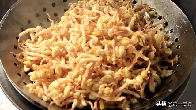 自制黄豆芽怎么炒好吃，家人最爱吃的小炒黄豆芽