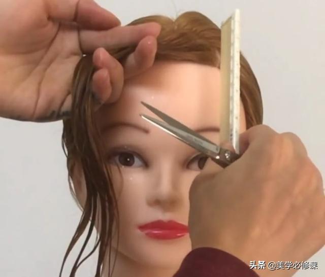 八字刘海怎么剪，如何快速学会剪八字刘海