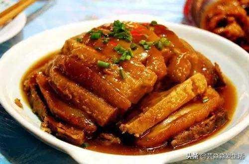 吃广西荔浦芋头扣肉，广西的十大经典名菜之桂林荔浦芋扣肉