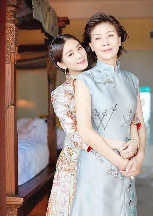 明星与父母合照，杨迪刘诗诗