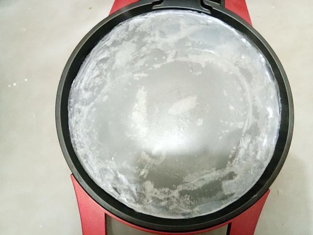 电饼铛做凉皮最简单的做法，在家用电饼铛做凉皮怎么做（电饼铛做凉皮的正确做法）