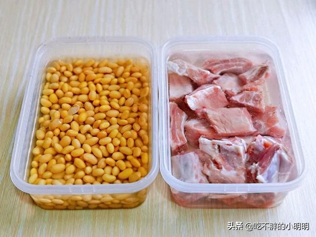 黄豆烧排骨简单做法，这样做的黄豆烧排骨香而不腻
