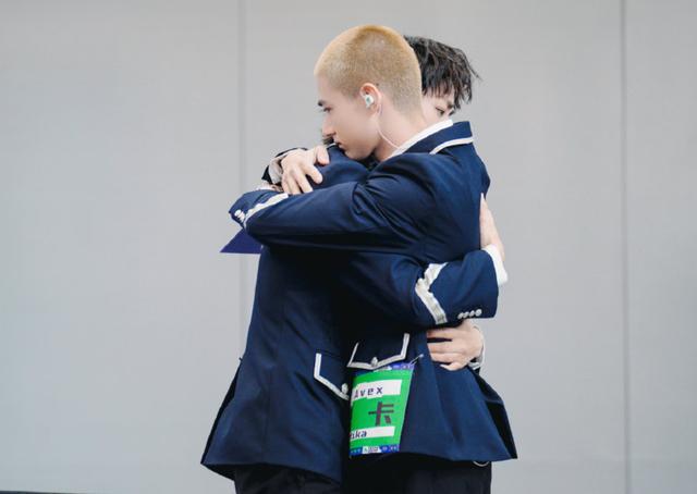 创四刘宇身高，在何炅参照下输给周震南