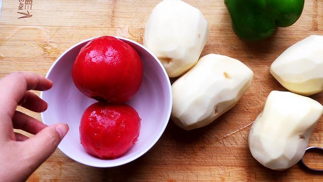 西红柿炒土豆简单做法窍门，西红柿炒土豆