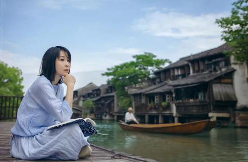 官二代背景的奶茶劉若英已到知天命年紀，依舊淡雅如菊，溫婉可人 娛樂八卦吃瓜 第4张
