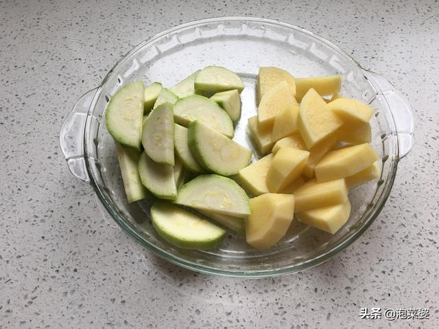 朝鲜族酱汤的酱是怎么做的，延边人眼中的传统菜品