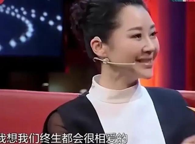 华晨宇女朋友是谁，华晨宇最早的女朋友（男方工作女方甜蜜跟随）