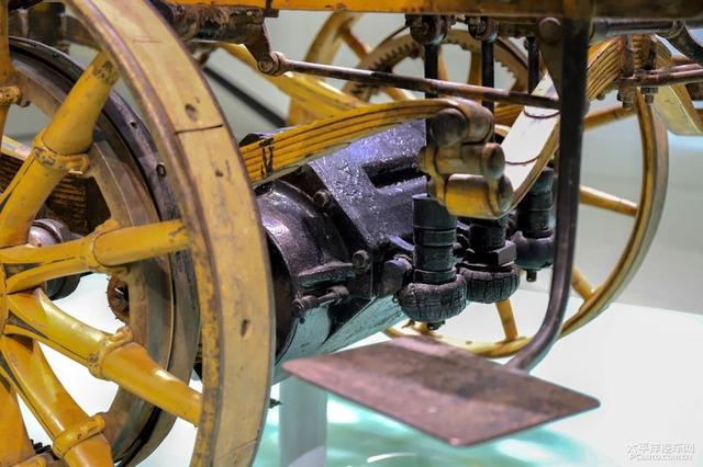 保时捷taycan有哪些黑科技，纯电还能叫保时捷吗