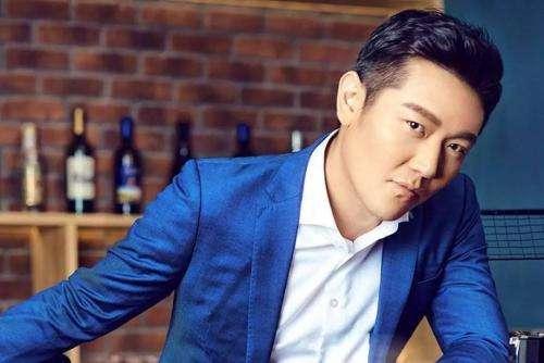 田源出了什么事，田源自曝下跪是什么节目（田源直播唱歌被批虚伪）