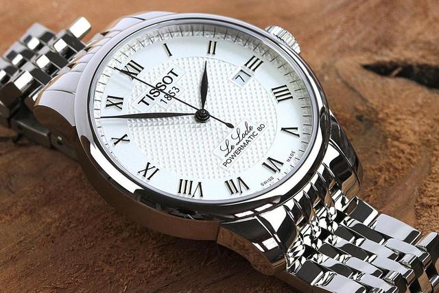 怎么样辨别手表蓝宝石的真假，蓝宝石常见仿品及其鉴别特征