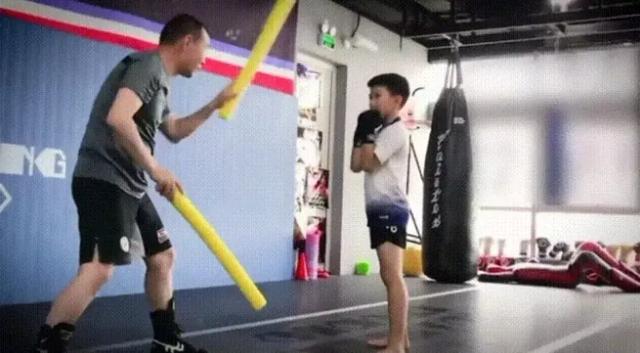 刘涛三个孩子分别是谁的，刘涛母子有多像