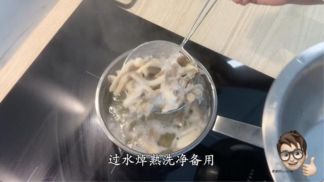 孜然蘑菇的做法，孜然蘑菇正宗详细做法（网红下饭菜孜然蘑菇）