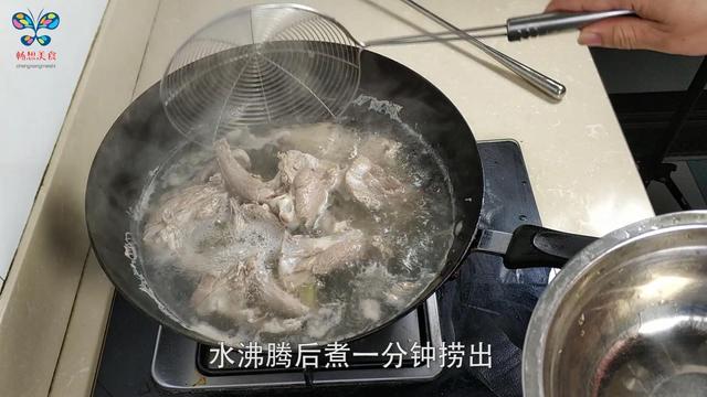 超简单的周黑鸭做法，想吃周黑鸭不用买了