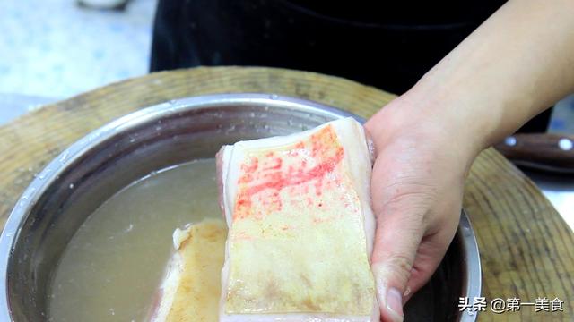 红烧肉怎么做不腻，红烧肉怎样做才能不腻还好吃