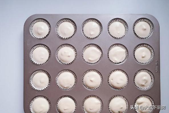 云朵面包的做法，日式云朵面包制作方法（手揉❗可以做出像云朵般柔软的日式云朵面包）