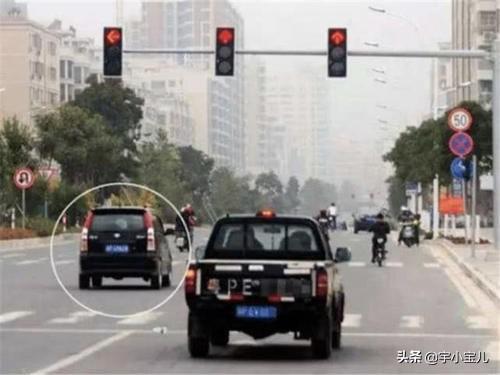 闯红灯多久收到短信，一般违章闯红灯几天收到信息