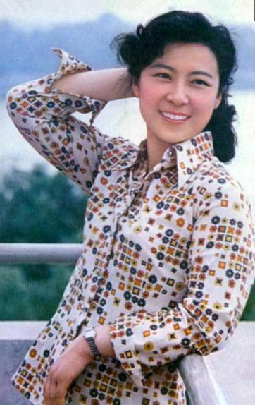 王馥荔儿子王骁见证父母50年，见证父母50年美满婚姻