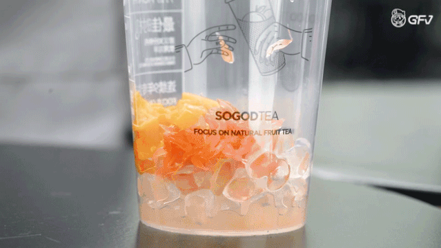 新场街茶屿水果茶，超巨型红色水果茶城堡