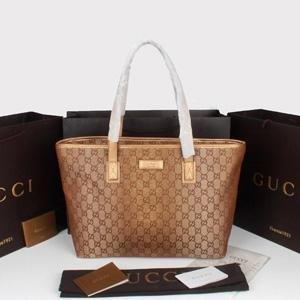 适合年轻女性的轻奢包包品牌，给你推荐十款欧美女士品牌包包