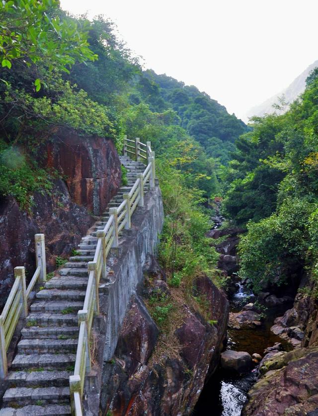 广东十座海拔最高的山，为什么都说广东人游广东先游广东第一峰