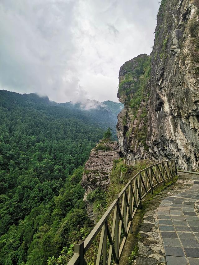 大理苍山游玩攻略，大理苍山旅游攻略自助游（大理苍山游玩攻略）