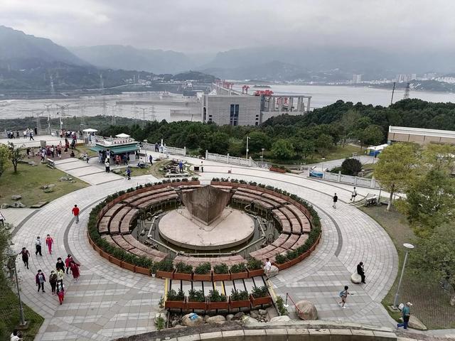 三峡大坝旅游景点，湖北宜昌三峡大坝旅游景点有哪些（领略世界第一坝的水涨船高）