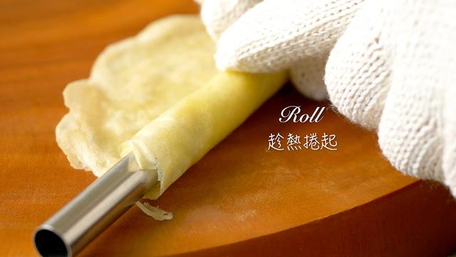 平底锅手工蛋卷的制作酥脆香甜，2个鸡蛋1碗面粉教你做