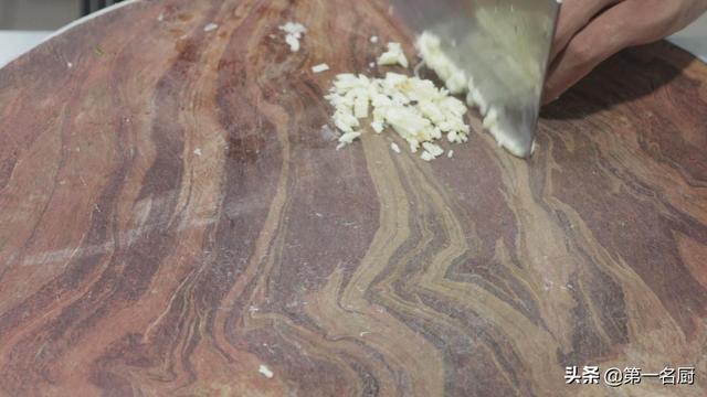 黄豆芽的家常做法，黄豆芽的十种家常做法（厨师长炒个黄豆芽）