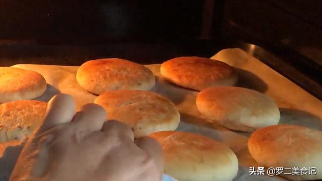 烧饼的家常做法河南烧饼，河南美食吊炉烧饼