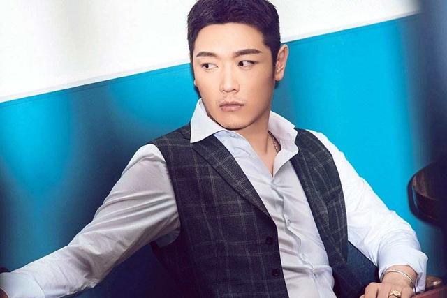 田源出了什么事，田源自曝下跪是什么节目（田源直播唱歌被批虚伪）