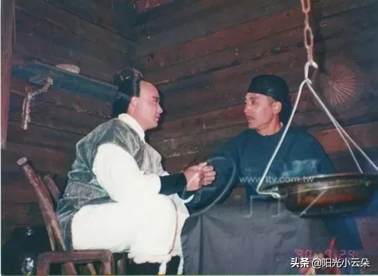 雪山飞狐所有人物结局，《雪山飞狐》的结局让读者猜胡斐会不会杀死苗人凤