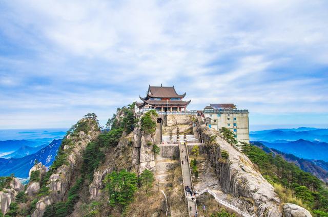 九华山大佛在哪个景区，位于1306米山巅上的寺庙