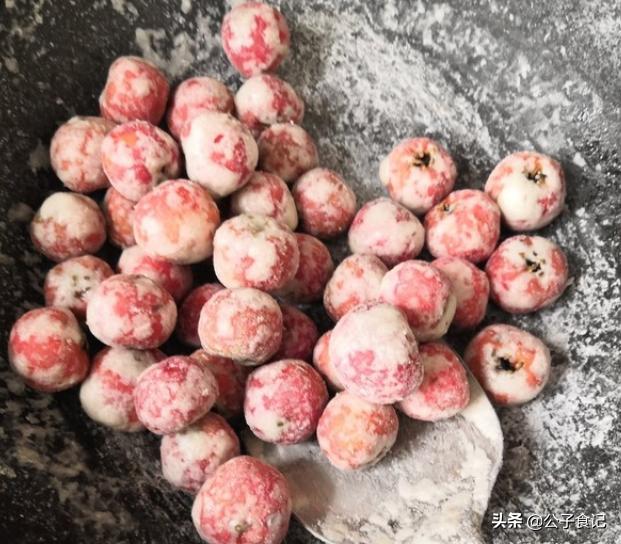 糖炒山楂的熬糖方法是怎样的，外面15一斤的糖炒山楂