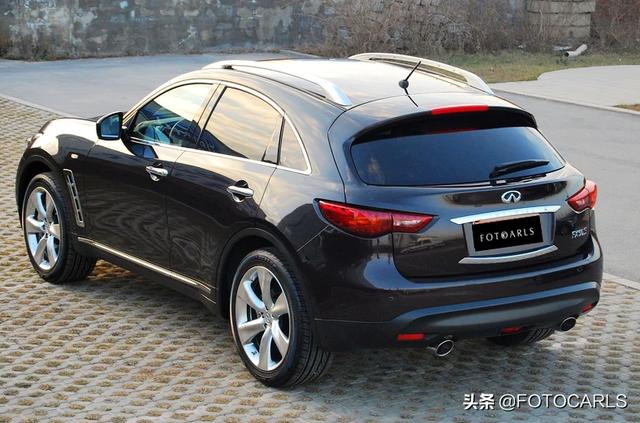 英菲尼迪fx 50试驾，英菲尼迪FX50V8最帅的轿跑SUV