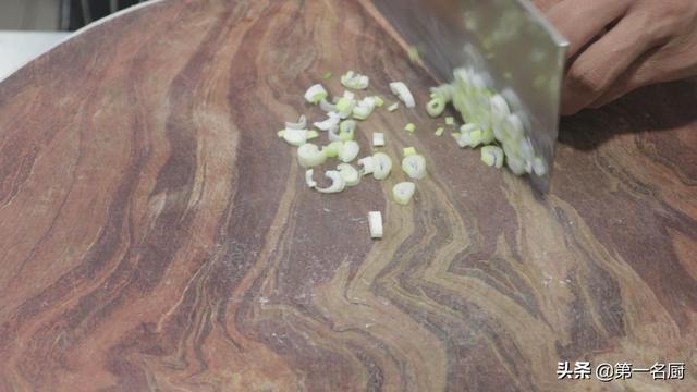 黄豆芽的家常做法，黄豆芽的十种家常做法（厨师长炒个黄豆芽）