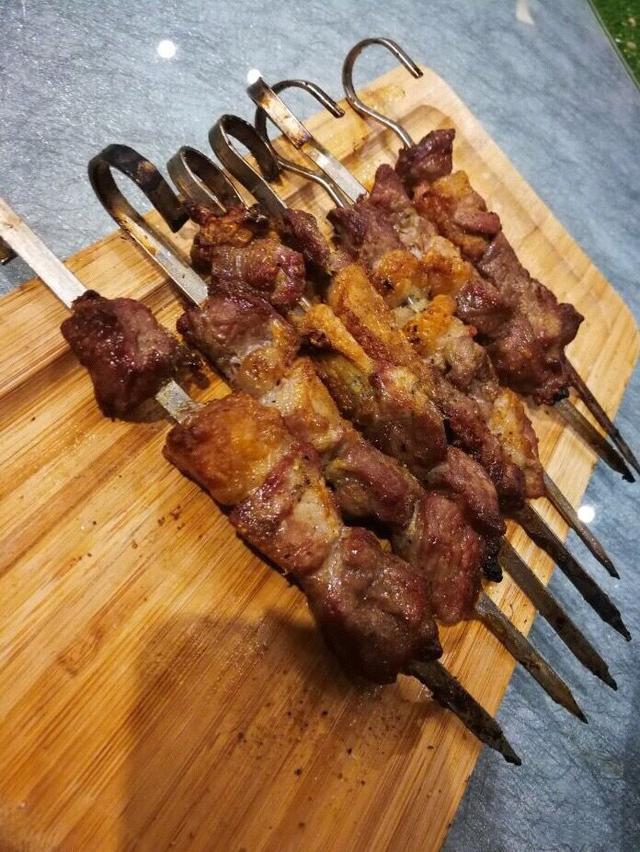 乌鲁木齐二道桥馕坑肉哪里好吃，乌鲁木齐这几家馕坑肉