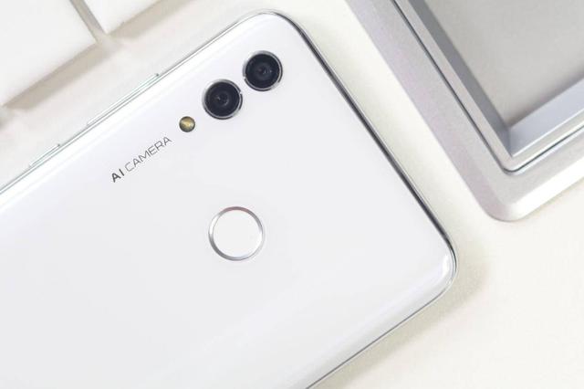 评测荣耀10青春版，荣耀10青春版测评