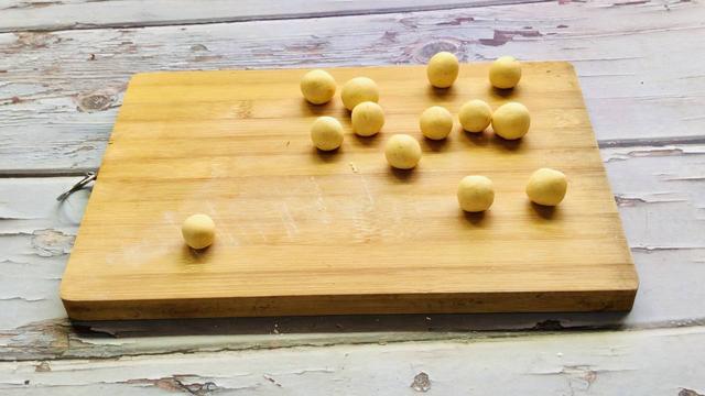 煮汤圆是冷水下锅还是热水下锅，汤圆是冷水下锅还是热水下锅好（难怪汤圆总是露馅）