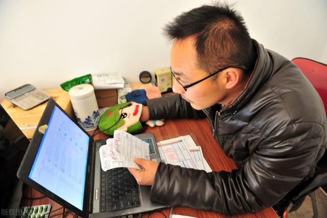  开网店卖什么产品好，新手如何 开网店卖什么好（目前淘宝市场上哪些商品比较受欢迎）
