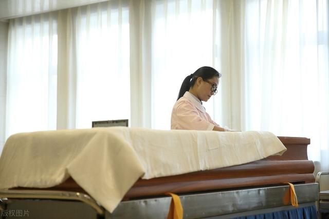 入殓师一般工资多少，入殓师一般工资多少谁都能干吗