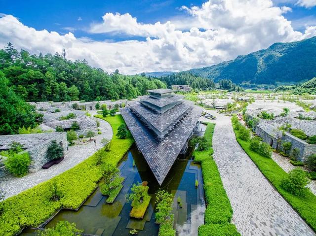 云南腾冲泡温泉的地方有哪些，云南10大必泡温泉推荐